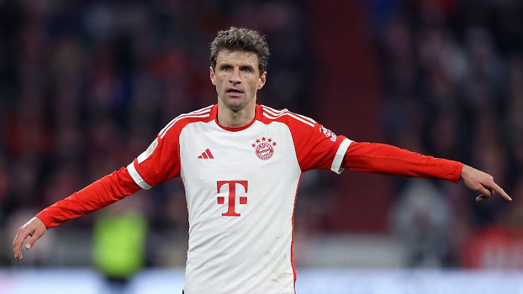 Sportlich spielt Thomas Müller in dieser Saison nur eine Nebenrolle, kommt meist von der Bank.