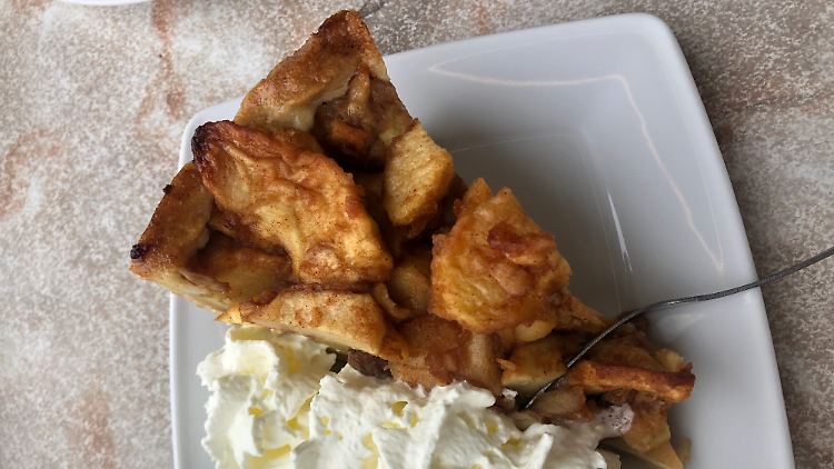 Mit einem Stück Apfelkuchen konnte auf dieser Welt noch jede Wartezeit überbrückt werden.