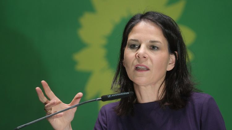 Gegenüber Israel habe Baerbock deutlich gemacht, "dass sich die Menschen in Gaza nicht in Luft auflösen können". 