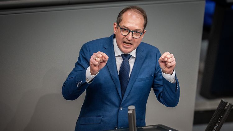 Dava sei eine Gruppe, die sich an muslimische Migranten richtet, so Dobrindt.