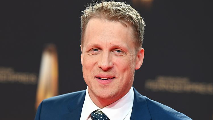 Den Schalk im Nacken: Ähnlich wie bei seinem ersten Besuch des Wiener Opernballs 2014 könnte der Komiker Oliver Pocher auch bei dem diesjährigen Event für Aufregung sorgen. 