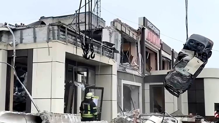 Das Foto der zerstörten Bäckerei wurde vom russischen Katastrophenschutzministerium veröffentlicht. 