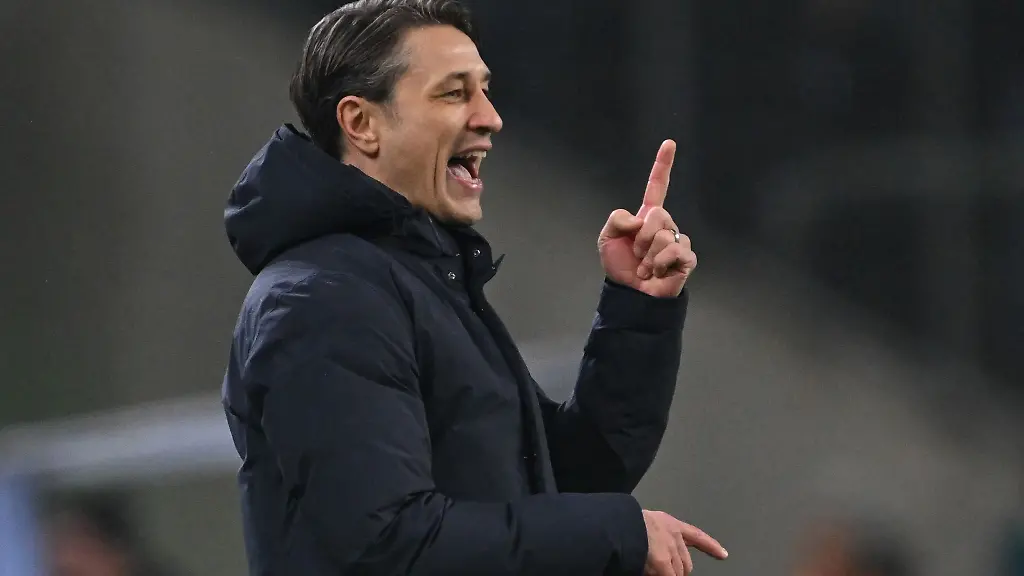 Wolfsburgs-Trainer-Niko-Kovac-an-der-Seitenlinie