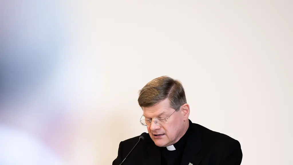 Stephan-Burger-Erzbischof-von-Freiburg-bei-einer-Pressekonferenz-der-Erzdioezese-Freiburg-zum-Umgang-mit-Missbrauch