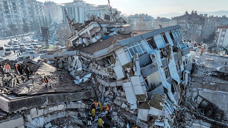 Allein in der Türkei beläuft sich der wirtschaftliche Schaden Schätzungen zufolge auf mehr als 103,6 Milliarden Dollar. 