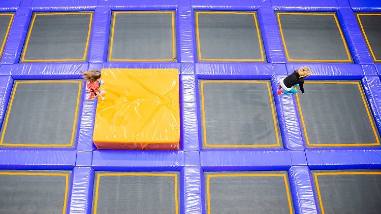 Ein Event: Trampolin springen.