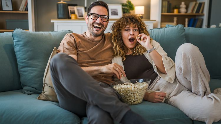 Wer einen Fernseher kaufen möchte, sollte sich über die aktuellen Testsieger informieren.