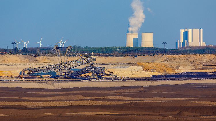 Kohlekraftwerke, wie hier in der Lausitz, sollen nach den Plänen der EU-Kommission durch erneuerbare Energien ersetzt werden.