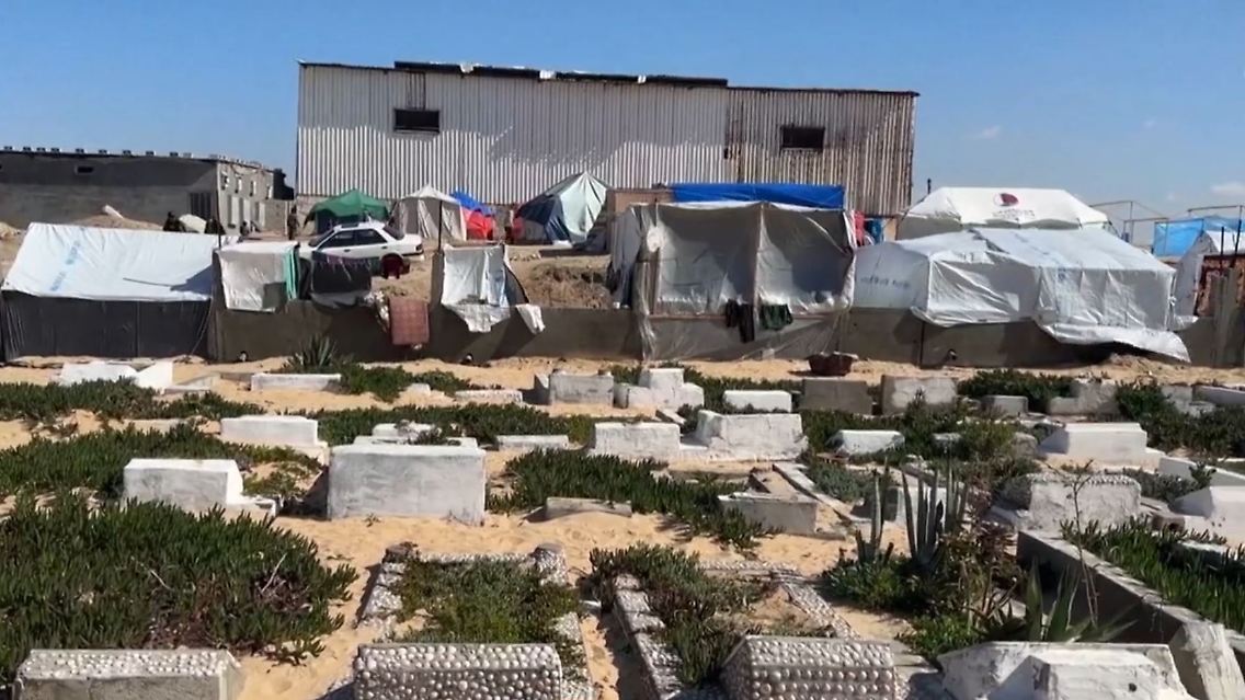 flüchtlingslager_friedhof.JPG