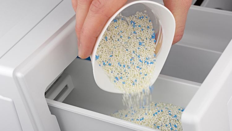 In vielen herkömmlichen Waschmitteln steckt Mikroplastik ...