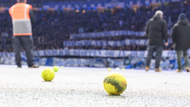 Game, Set & Match, Fußball-Fans?