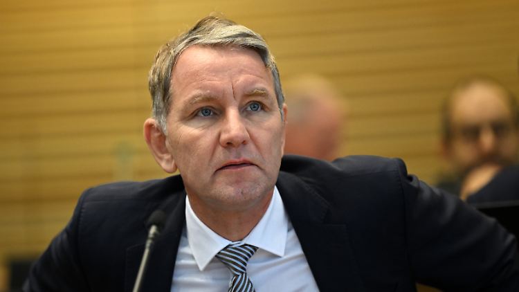 Die Thüringer AfD mit Höcke an der Spitze wird seit drei Jahren als gesichert rechtsextremistisch eingestuft.