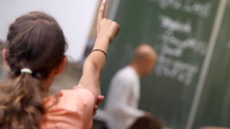 Um eine Schulklasse zu unterrichten, ist nicht zwangsläufig ein Lehramtsstudium nötig.