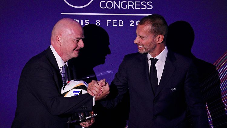 Die Chefs des Weltfußballs: FIFA-Boss Gianni Infantino und UEFA-Präsident Aleksander Ceferin.