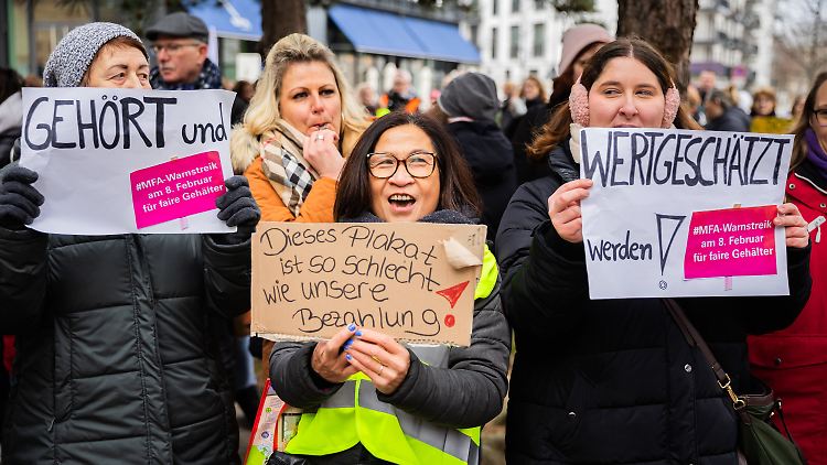 Praxis-Angestellte demonstrierten vor der Bundesärztekammer in Berlin.