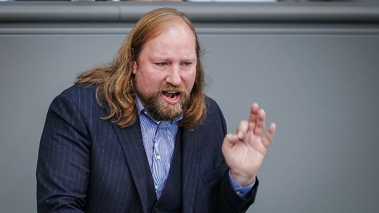 "Wenn man etwas nicht rechtzeitig sagt, dann hat man am Ende halt ein Problem und steht doof da", kritisiert Anton Hofreiter die FDP. 