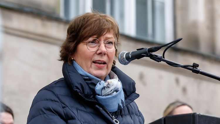 Schleswig-Holsteins Innenministerin Sabine Sütterlin-Waack verurteilt rassistische Einstellungen innerhalb der Polizei und verweist auf die Null-Toleranz-Linie.