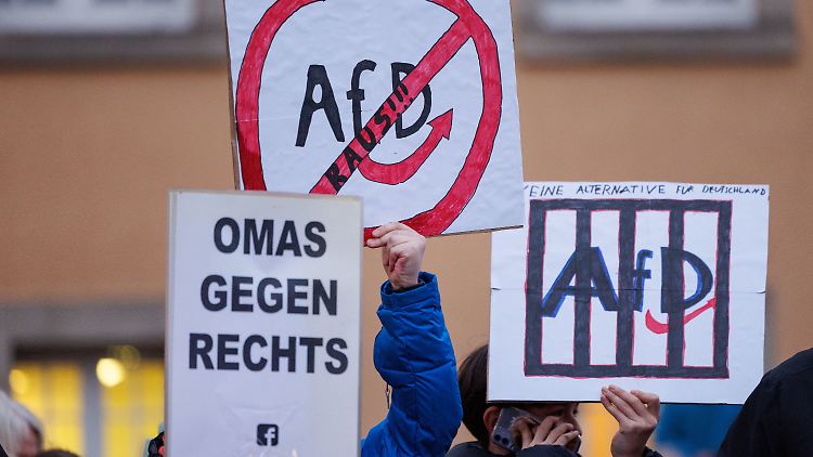 In den letzten Wochen ist die Zahl der Mitglieder des Vereins "Omas gegen rechts" sprunghaft angestiegen.
