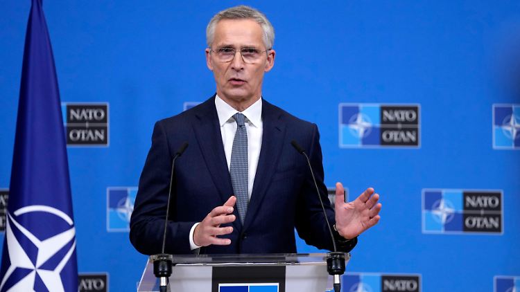 NATO-Generalsekretär Stoltenberg will mehr Aufträge für europäische Rüstungsunternehmen. 