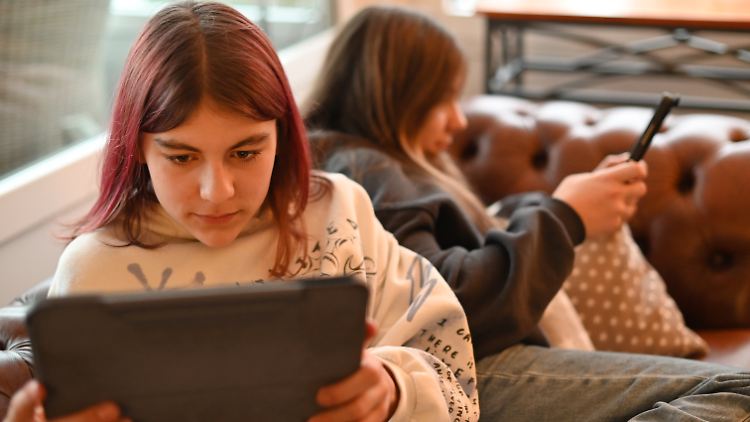 Kein Insta mehr für Kinder? In Frankreich könnte das passieren.
