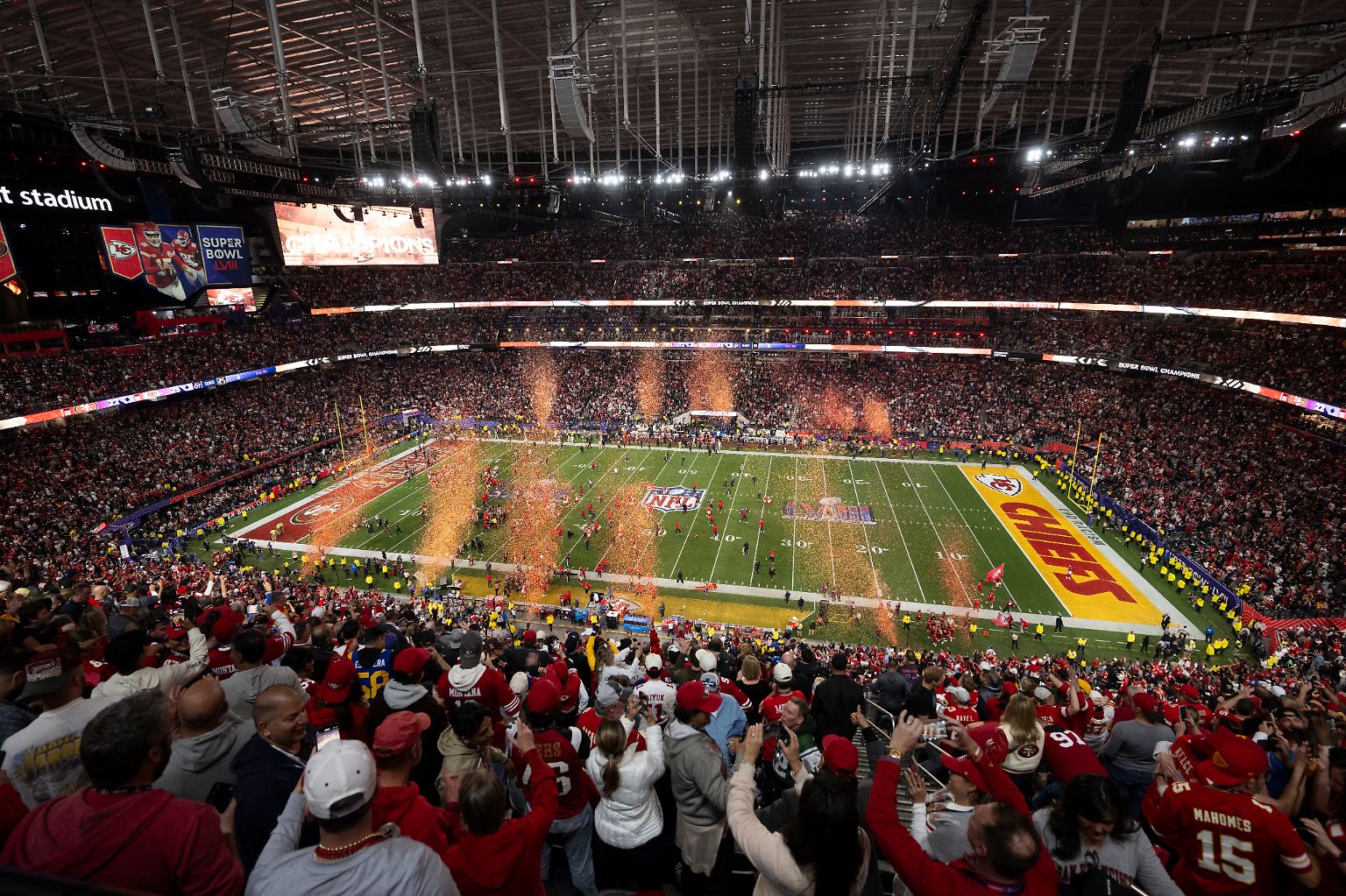 Beim diesjährigen Super Bowl in Las Vegas dreht es sich vor allem um zwei Fragen. Zum ...