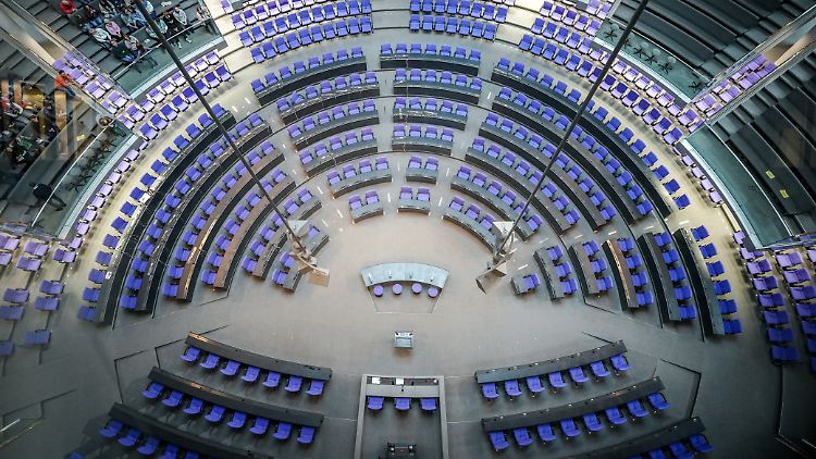 Blick in den Plenarsaal im Berliner Reichstagsgebäude: In einem Fünftel der Berliner Wahlbezirke wurde neu gewählt.