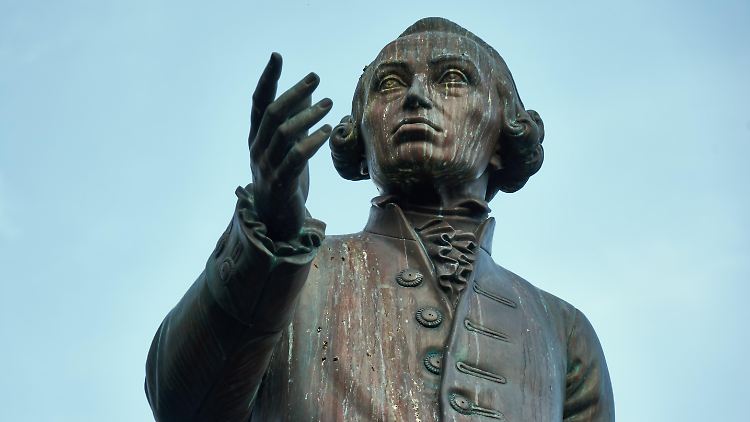 Kant wurde in Königsberg, dem heutigen Kaliningrad, geboren und starb dort auch.
