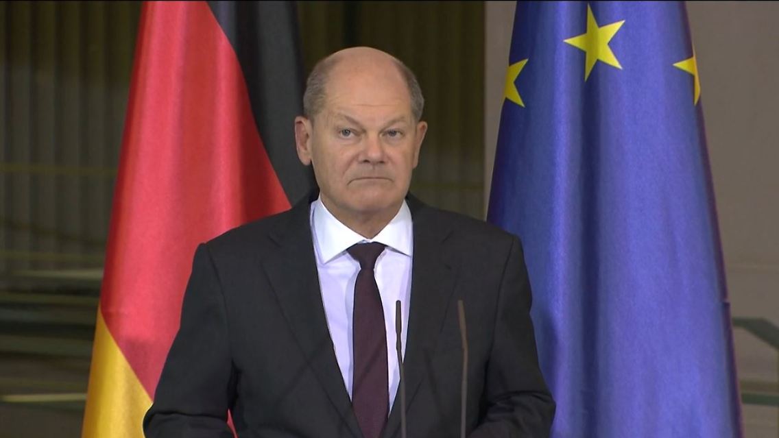 ScholzTusk.JPG