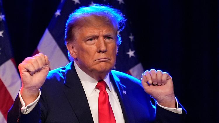 "Jetzt, wo ich nicht mehr da bin, um zu sagen 'Ihr müsst zahlen', fangen sie wieder an", moniert der Ex-US-Präsident.