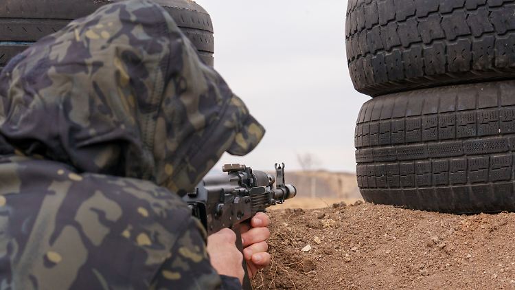 Das aserbaidschanische Verteidigungsministerium wirft Armenien vor, ein Dorf im Nordosten Aserbaidschans angegriffen zu haben. 