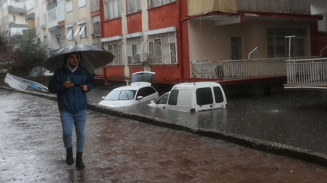 Der Regen hatte Berichten zufolge in der Nacht nochmal zugenommen.
