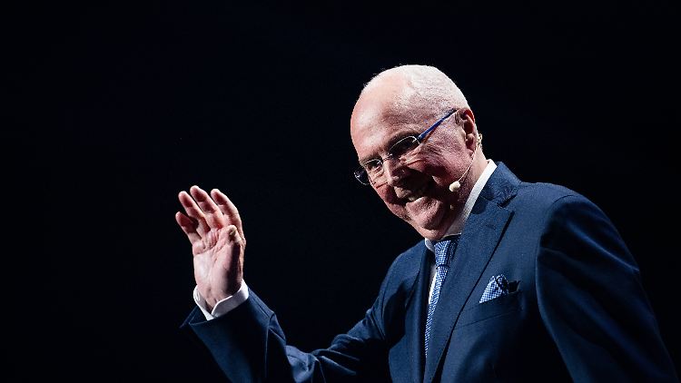 Sven-Göran Eriksson trainiert die Legenden-Elf des FC Liverpool.