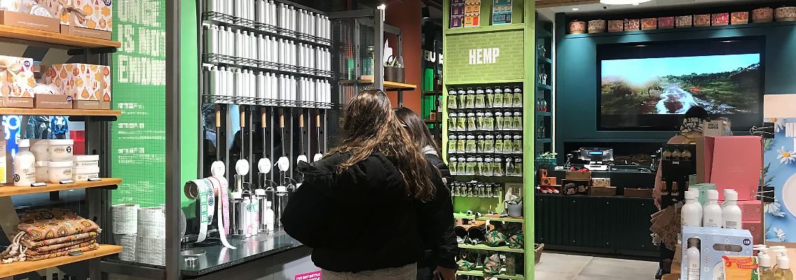 2019-10-31T213656Z_1014313453_RC1D1D4F3800_RTRMADP_3_CONSUMERS-REFILLS.JPG