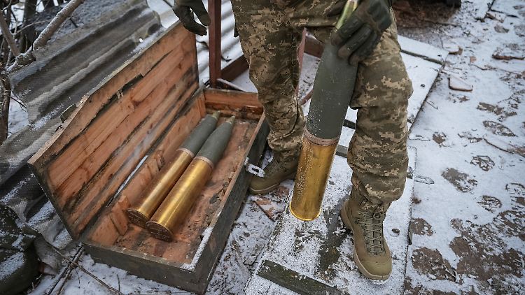 Der ukrainischen Armee geht zunehmend die Munition aus.