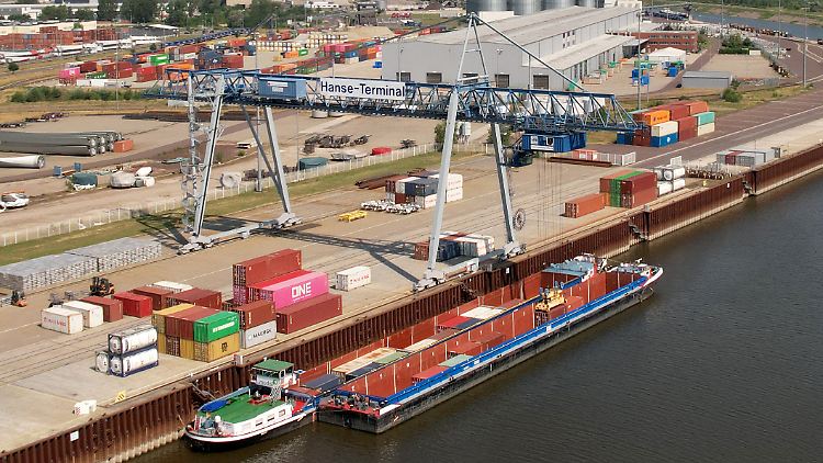Die Bundesregierung streicht ihre BIP-Prognose rigoros zusammen.