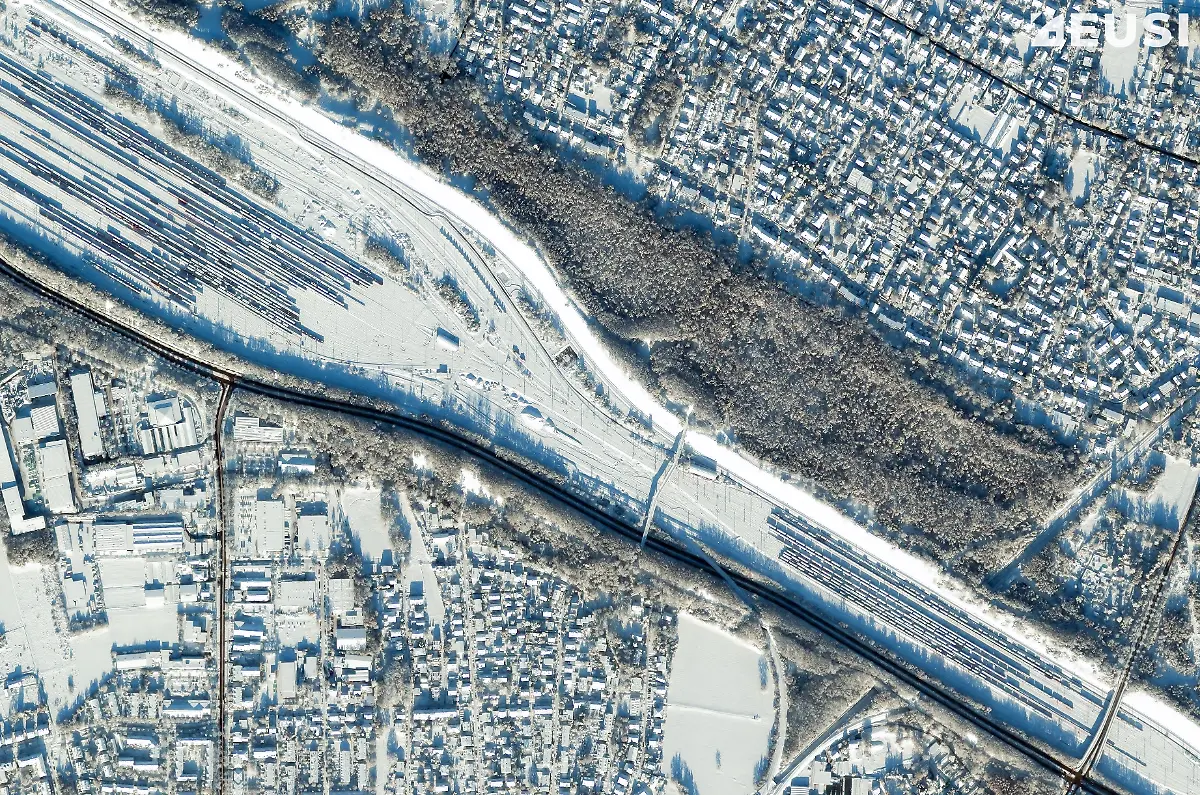 2023-12-06-train-tracks