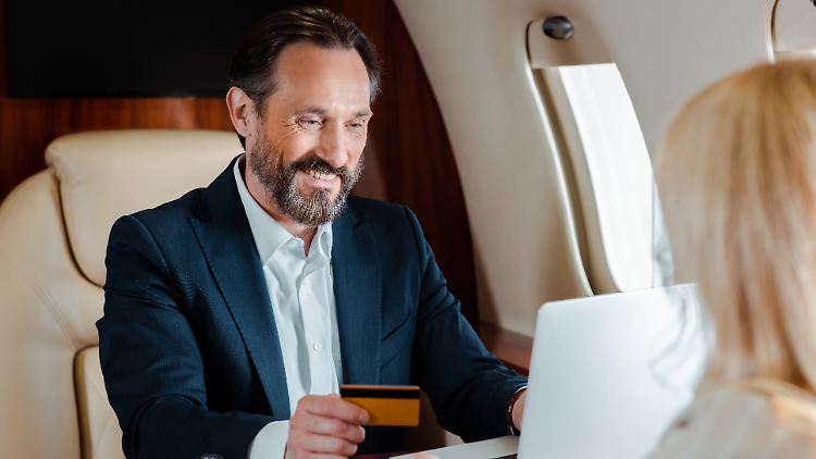 Mit Bonuspunkten von Amex lassen sich Upgrades und Prämienflüge ergattern.