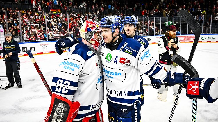 Die Iserlohn Roosters setzen ihre bemerkenswerte Aufholjagd fort.