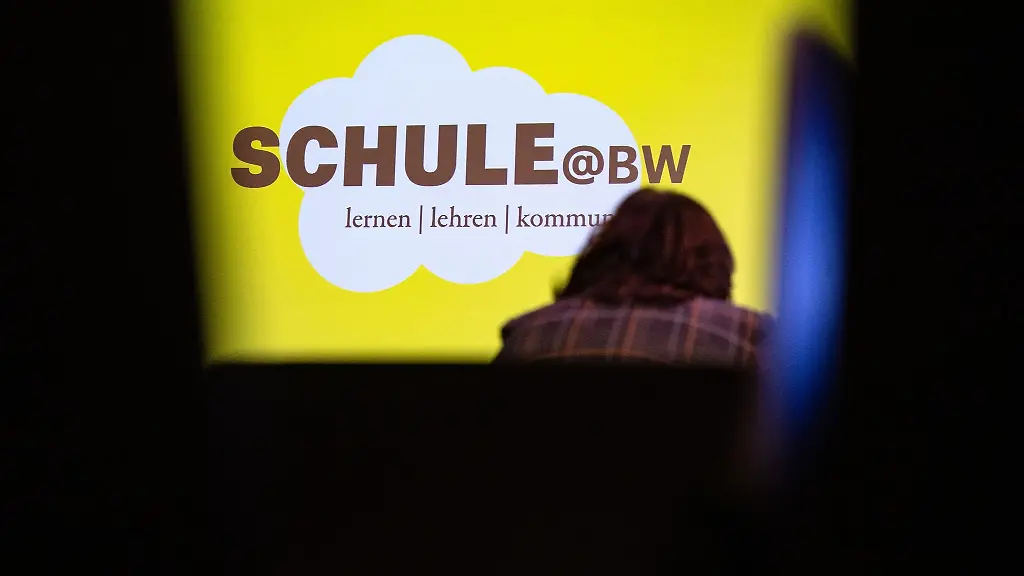 Eine-Praesentation-mit-dem-Titel-Schule-BW