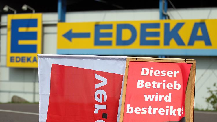 Verdi plant am Freitag Aktionen in Filialen und Lagern des Lebensmittelhändlers Edeka. (Archivbild)