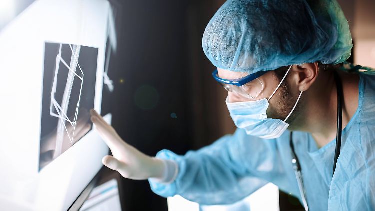 Hat der Chirurg vor der ambulanten OP die Bilder richtig gelesen? Patienten können ihre Erfahrungen online weitergeben. 