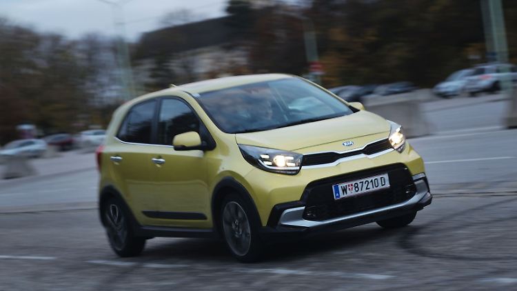 Kleinstwagen mit robustem Auftritt: Den Kia Picanto gibt es auch als X-Line mit ein bisschen SUV-Optik.