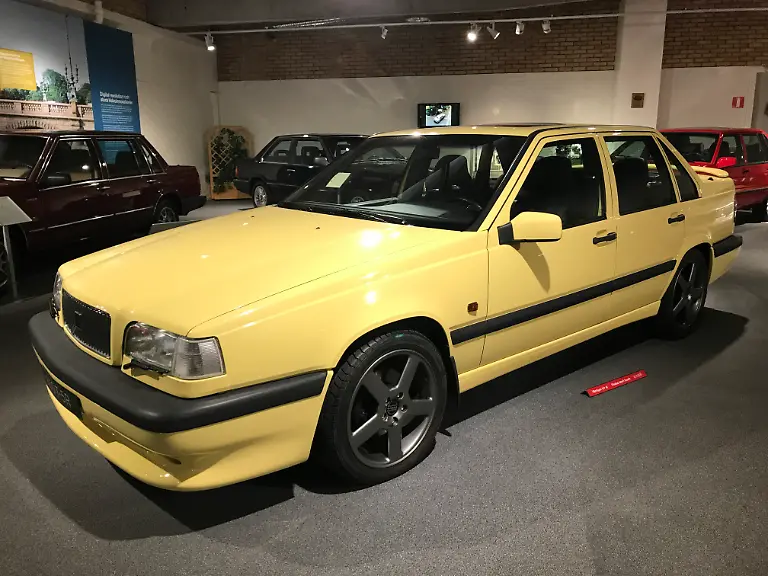 17-Volvo-850-T-5R-Quelle-Volvo