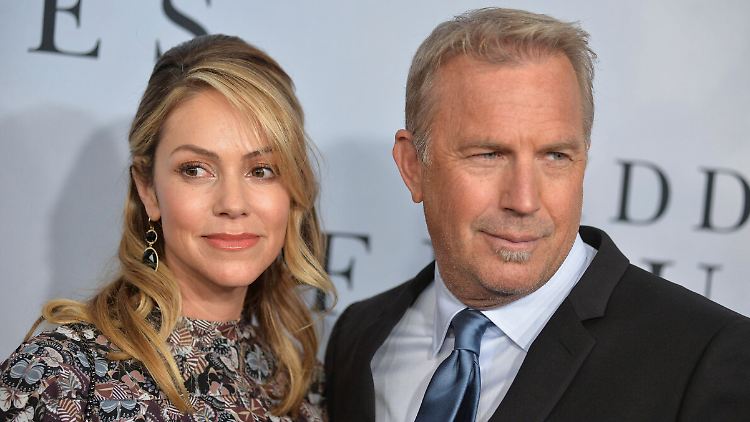 Schlussendlich von Tisch und Bett getrennt: Kevin Costner und Christine Baumgartner.