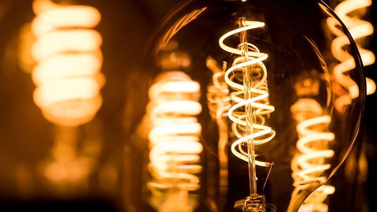 Rebound-Effekt: Zehn stromsparende LED statt einer alten Glühbirnen brennen lassen, senkt eben auch nicht die Stromkosten.