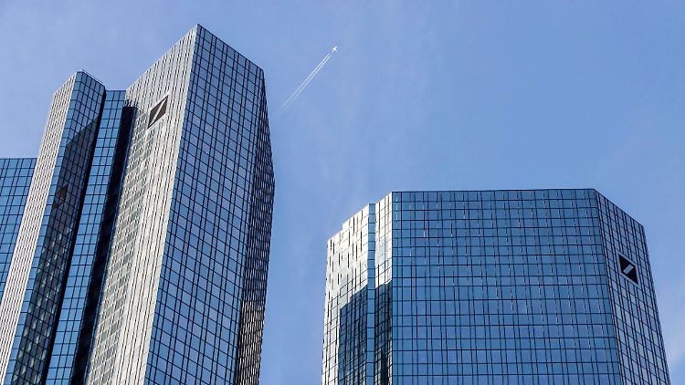 Zu viel Leerstand: Bank-Manager müssen künftig vier Tage in der Woche Präsenz zeigen. 