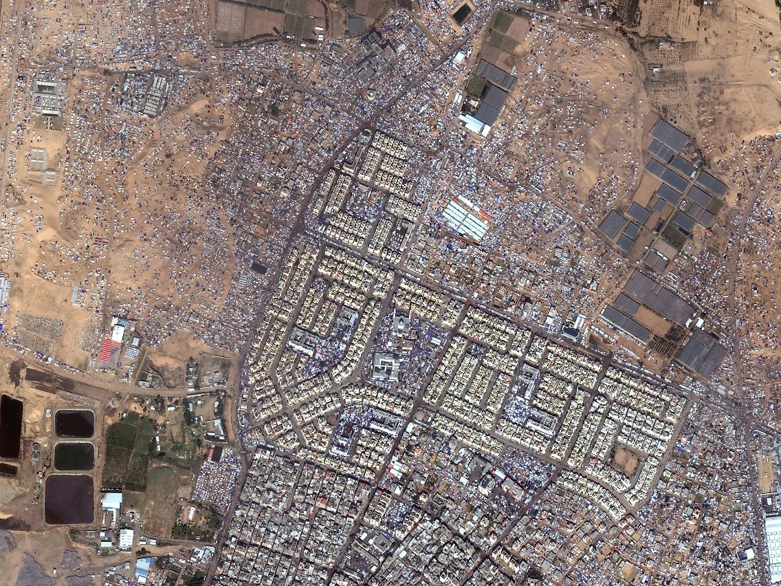 Blick in den Gazastreifen: Auf dieser Aufnahme vom 7. Februar 2024 sind im Norden der Stadt Rafah unzählige Zelte geflüchteter Palästinenser zu erkennen.