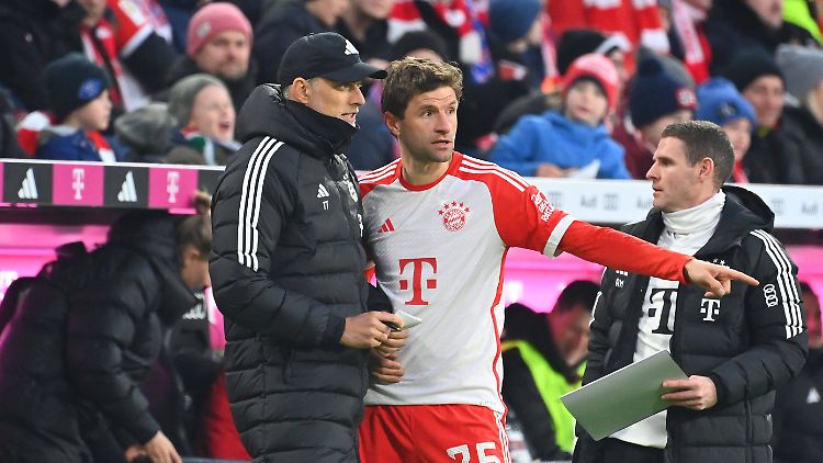 Sogar über einen Spielertrainer Thomas Müller wird gemutmaßt.