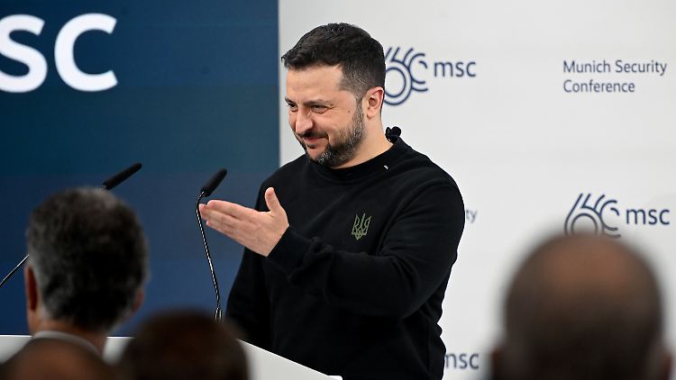 Wolodymyr Selenskyj jubelt über den EM-Einzug der ukrainischen Fußball-Nationalmannschaft.