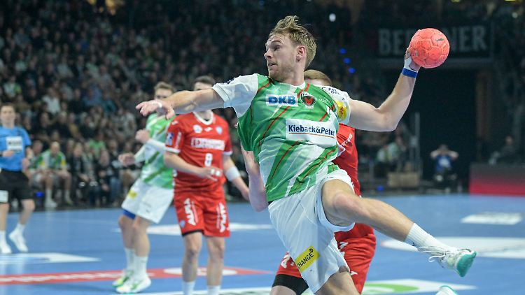 Der beste Handballer der Welt scheut keinen Zweikampf.